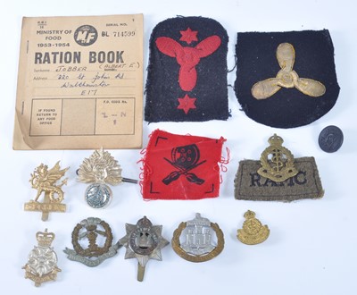 Lot 61 - A WW II 1939-1945 Star, together with a France...
