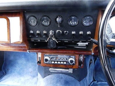 Lot 1470 - A 1968 Daimler V8-250 Automatic Reg no....