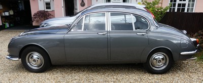 Lot 1470 - A 1968 Daimler V8-250 Automatic Reg no....