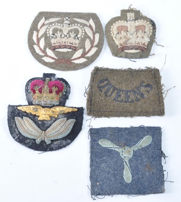 Lot 134 - A large collection of cloth insignia, to...