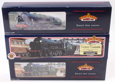Lot 336 - A Bachmann boxed locomotive group, three...