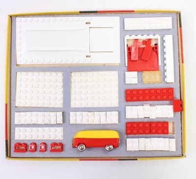 Lot 2060 - A vintage Lego No. 236 garage with automatic...