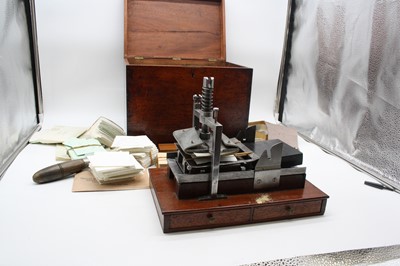 Lot 71 - A 20th century manually operated printing...