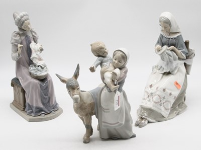 Lot 114 - A Lladro Spanish porcelain figure of a lady...