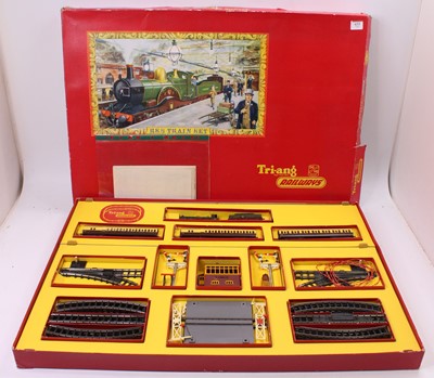Lot 633 - Triang RS8 GWR Passenger Train Set ‘Lord of...