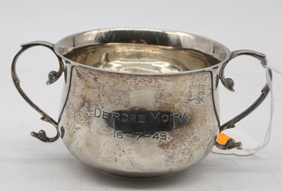 Lot 300 - A George V silver sugar bowl, of squat...
