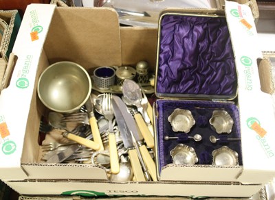 Lot 317 - A box of miscellaneous metalware, to include a...