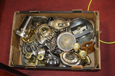 Lot 326 - A box of miscellaneous metalware, to include...