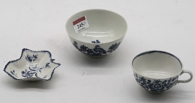 Lot 245 - An 18th century Worcester porcelain pickle...