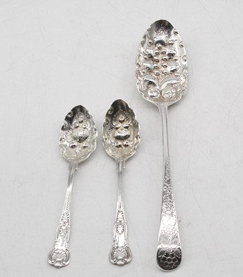 Lot 352 - A George III silver berry spoon, having...