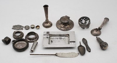 Lot 368 - A collection of miscellaneous items, to...