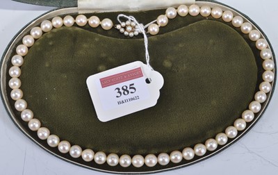 Lot 385 - A cultured pearl single string necklace,...