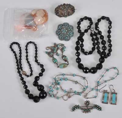 Lot 472 - Assorted costume jewellery to inlcude beaded...