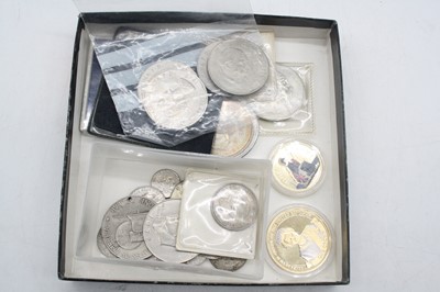 Lot 506 - A small collection of miscellaneous coins to...