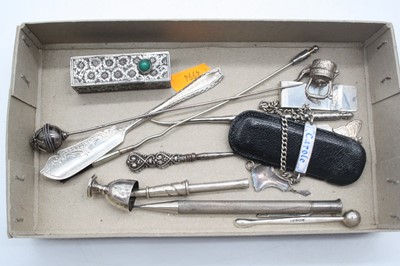 Lot 513 - A small collection of miscellaneous items, to...