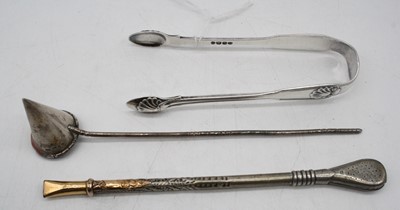 Lot 521 - A pair of William IV silver sugar tongs in the...