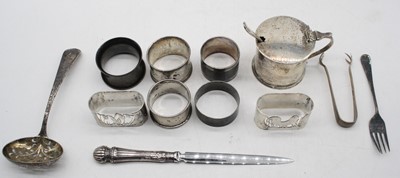 Lot 526 - A Georgian style silver mustard of plain...