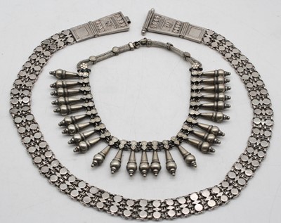 Lot 529 - An eastern white metal necklet having pointed...