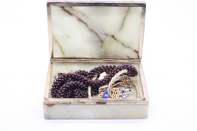 Lot 534 - An agate jewellery box of rectangular form and...