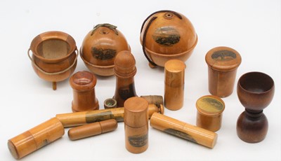 Lot 544 - A box of assorted treen, mainly being...