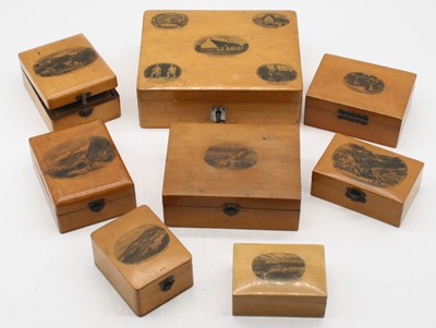 Lot 546 - A collection of assorted Mauchline ware boxes,...