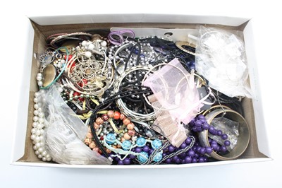 Lot 554 - A box of modern miscellaneous costume...