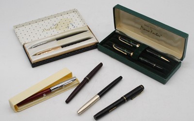 Lot 579 - A Conway Stewart No.286 fountain pen, having a...