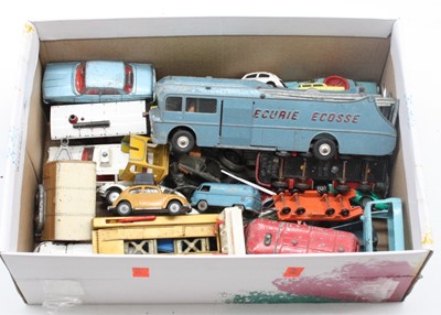 Lot 643 - A collection of loose and playworn diecast toy...