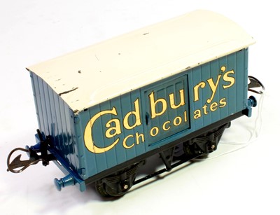 Lot 114 - Hornby 1935-8 'Cadbury's' Chocolates van on...