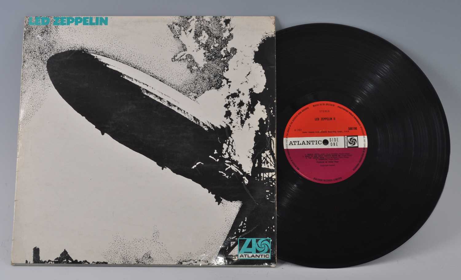 Lot 1139 - Led Zeppelin, Led Zeppelin II, UK 1st