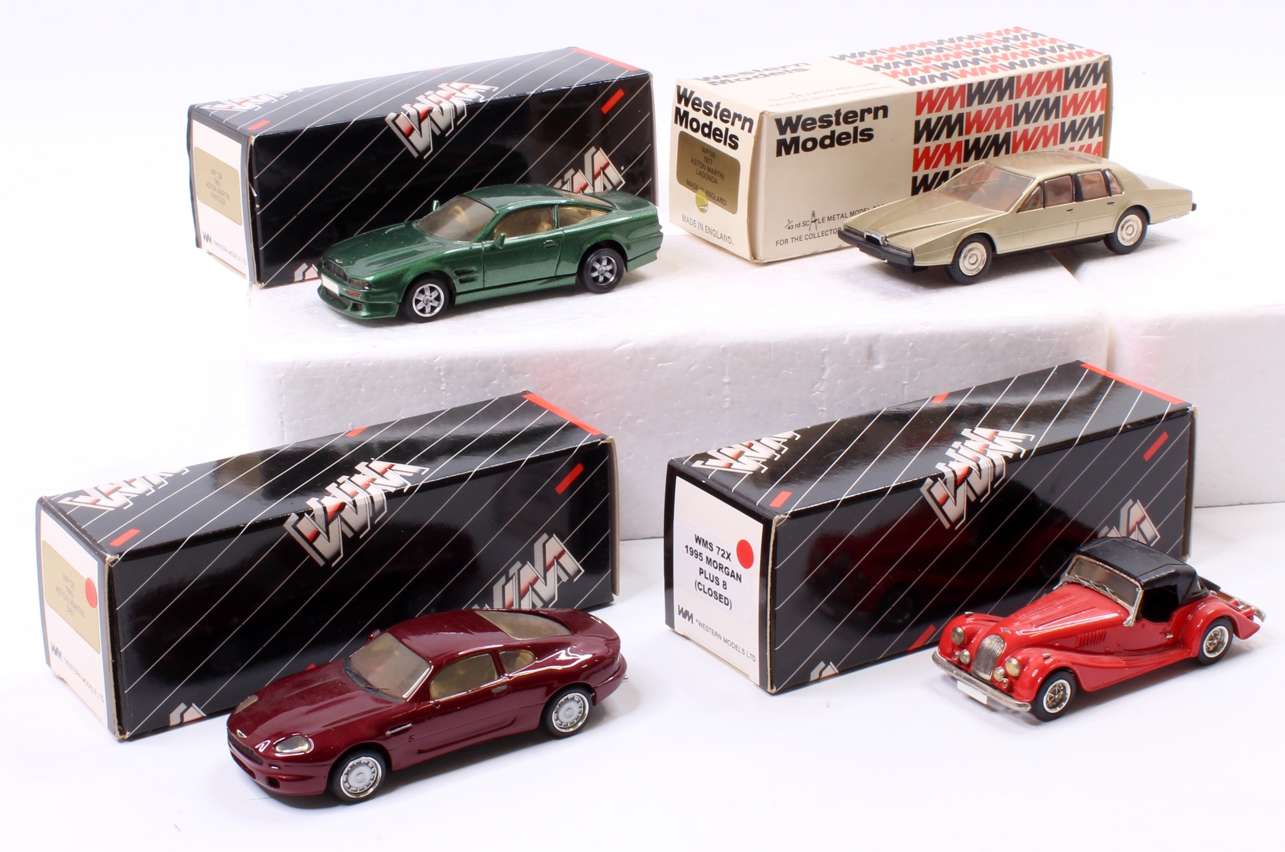 1:43 Aston Martin Vantage V12 Grey 1:43 Aston Martin Vantage V12 Grey