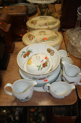 Lot 133 - A collection of Royal Worcester Evesham and...