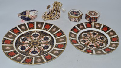 Lot 205 - A collection of Royal Crown Derby imari...
