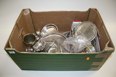 Lot 285 - A box of miscellaneous silver plated wares, to...