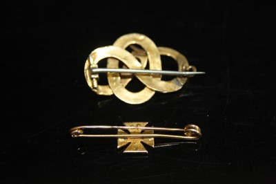 Lot 401 - A Victorian yellow metal and turquoise set...