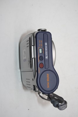 Lot 608 - A collection of cameras and accessories to...