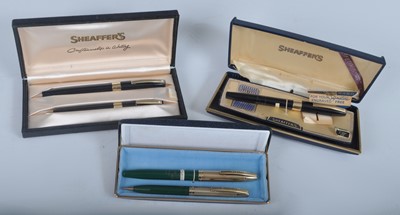 Lot 148 - A cased Sheaffer 1000 cartridge pen and...