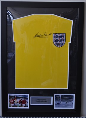 Lot 1301 - Gordon Banks, a replica yellow England...