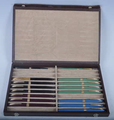 Lot 160 - A collection of fourteen Sheaffer fountain...