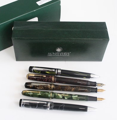 Lot 173 - Five various pens, being a Conway Stewart 15...