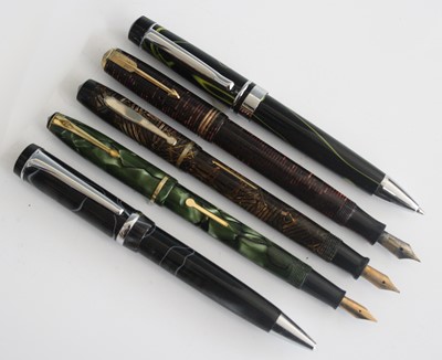 Lot 173 - Five various pens, being a Conway Stewart 15...