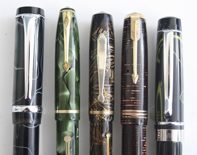 Lot 173 - Five various pens, being a Conway Stewart 15...