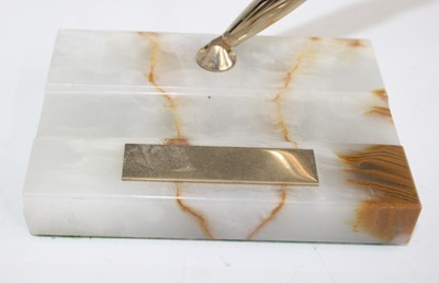 Lot 187 - A Sheaffer fountain pen desk stand, the pen in...