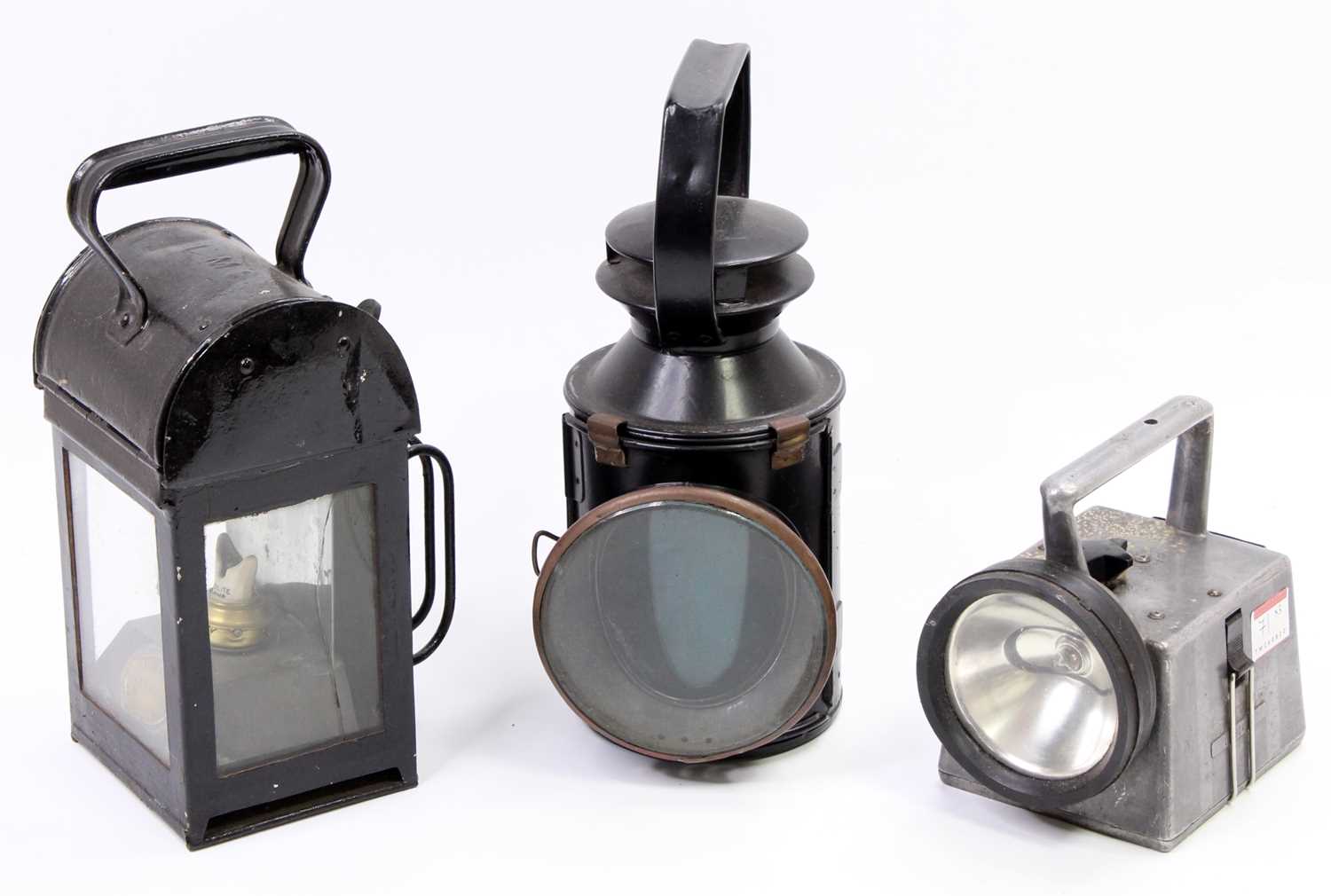 Lot 71 - A collection of railway related lamps to...