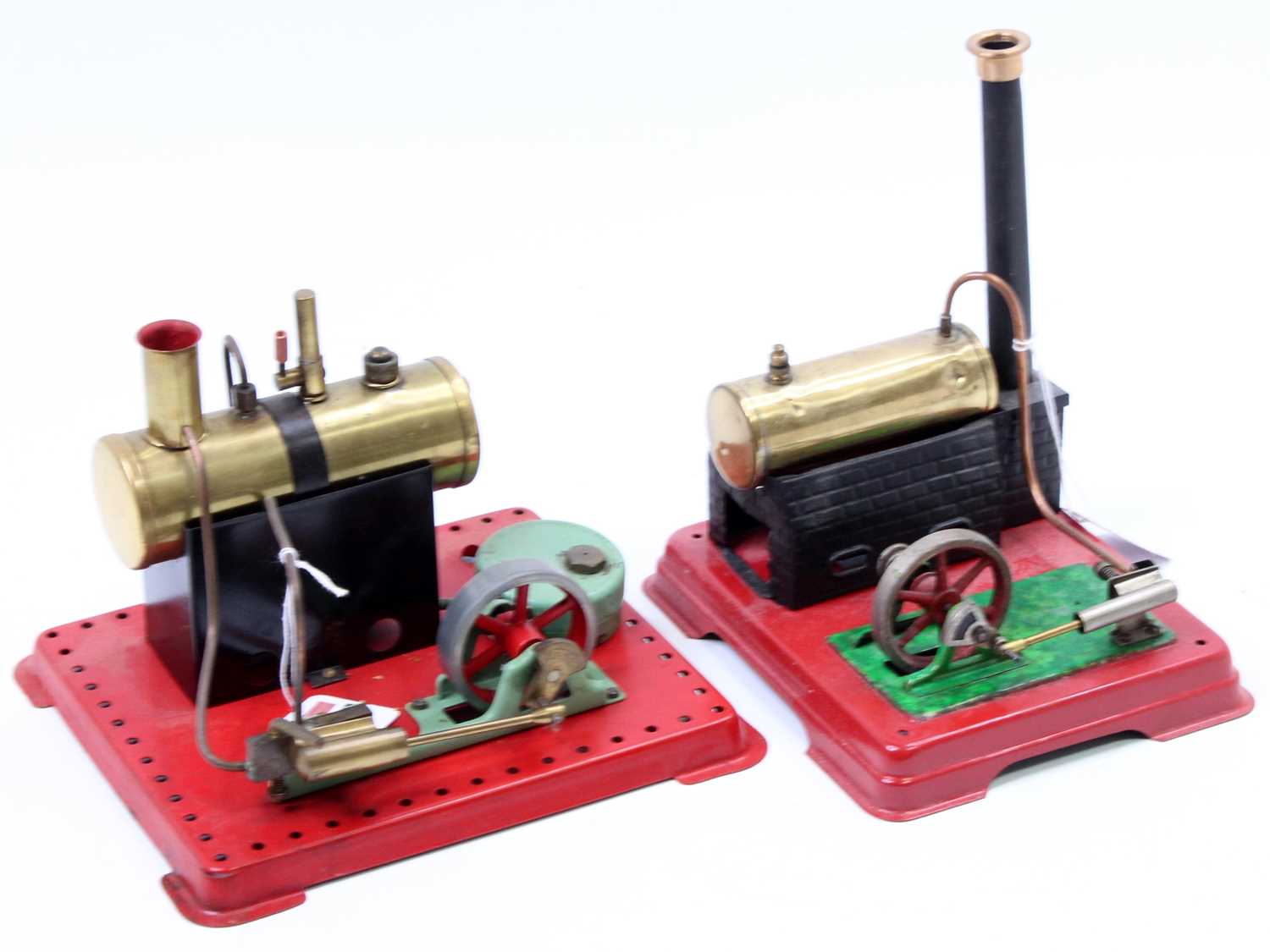 Lot 17 - A pair of Mamod and restored stationary steam...