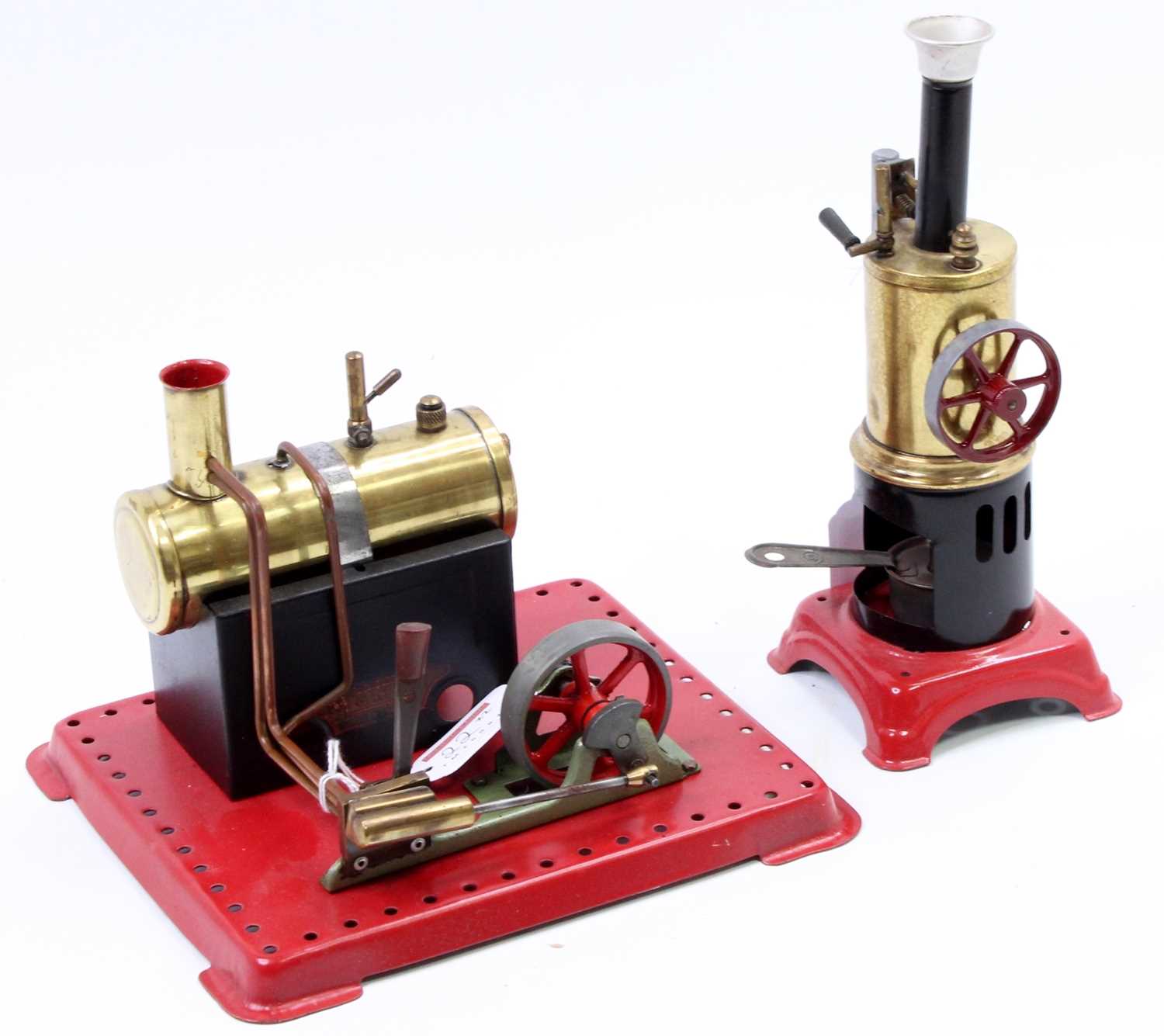 Lot 22 - A Mamod and German steam engine group to...