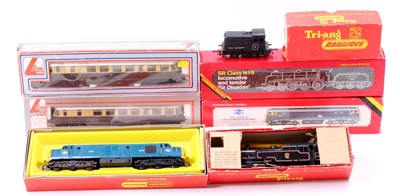 Lot 371 - Seven boxed 00 gauge locomotives to include...