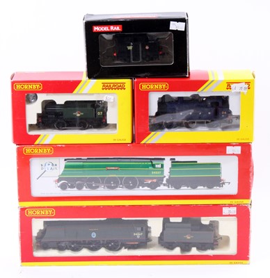 Lot 373 - Five boxed Hornby and model railway exclusive...