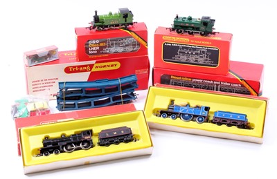 Lot 374 - One box containing five boxed 00 gauge...