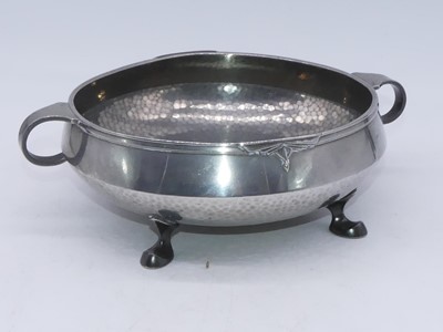 Lot 76 - An early 20th century English pewter...